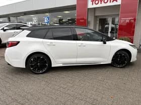 Toyota Corolla thumbnail 5