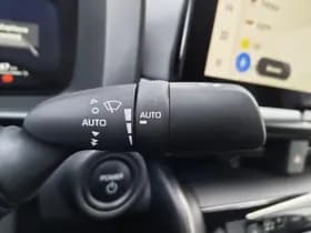 Toyota C-HR thumbnail 13