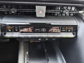Toyota C-HR thumbnail 18