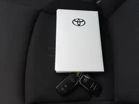 Toyota C-HR thumbnail 40