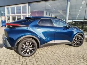 Toyota C-HR thumbnail 5