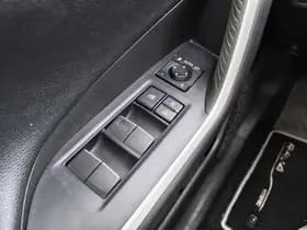 Toyota RAV4 thumbnail 21
