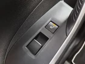 Toyota RAV4 thumbnail 32