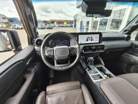 Toyota Land Cruiser thumbnail 9