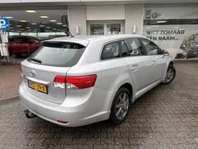 Toyota Avensis thumbnail 4