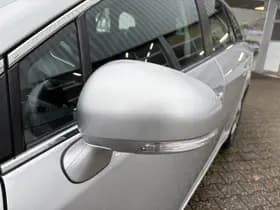 Toyota Avensis thumbnail 34