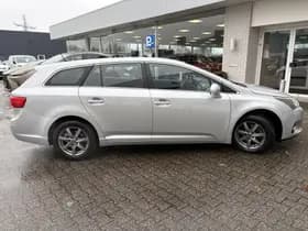Toyota Avensis thumbnail 5