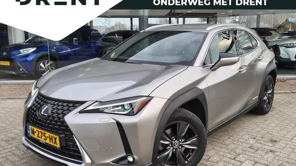 Lexus UX — foto 1
