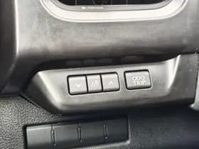 Lexus UX thumbnail 25