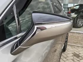Lexus UX thumbnail 37