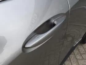 Lexus UX thumbnail 38