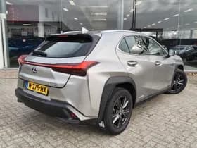 Lexus UX thumbnail 5