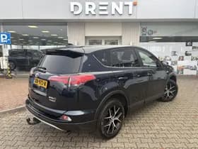 Toyota RAV4 thumbnail 4