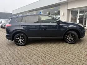 Toyota RAV4 thumbnail 5