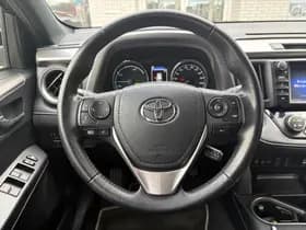 Toyota RAV4 thumbnail 10