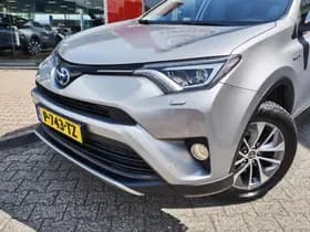 Toyota RAV4 thumbnail 2