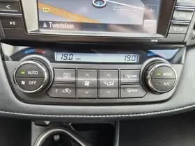 Toyota RAV4 thumbnail 19