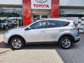 Toyota RAV4 thumbnail 3