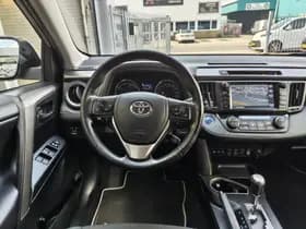 Toyota RAV4 thumbnail 8