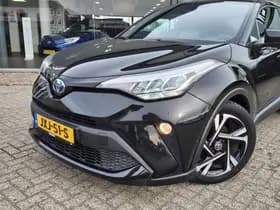 Toyota C-HR thumbnail 2