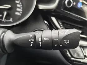 Toyota C-HR thumbnail 12