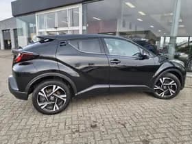 Toyota C-HR thumbnail 4