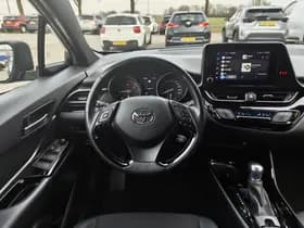 Toyota C-HR thumbnail 8