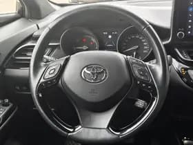 Toyota C-HR thumbnail 9