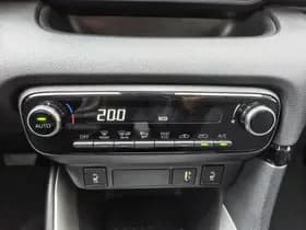 Toyota Yaris thumbnail 17
