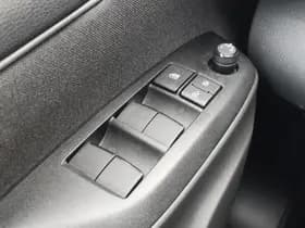 Toyota Yaris thumbnail 21