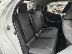 Toyota Yaris thumbnail 28