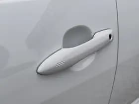 Toyota Yaris thumbnail 34