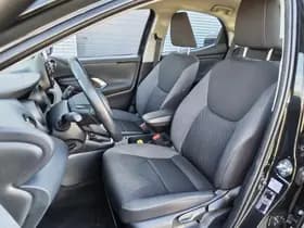 Toyota Yaris thumbnail 25