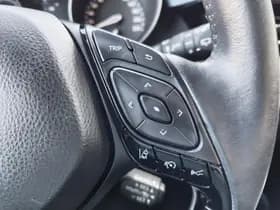 Toyota C-HR thumbnail 15