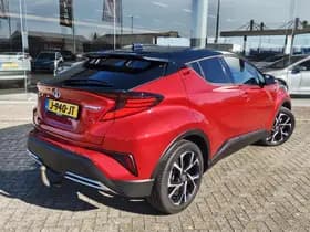 Toyota C-HR thumbnail 4