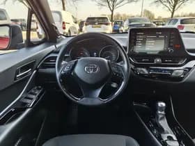 Toyota C-HR thumbnail 9