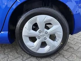 Suzuki Swift thumbnail 40