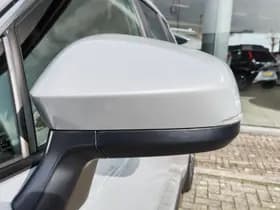 Toyota Corolla thumbnail 38