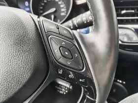 Toyota C-HR thumbnail 14