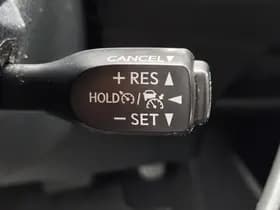 Toyota C-HR thumbnail 15