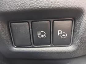 Toyota C-HR thumbnail 24
