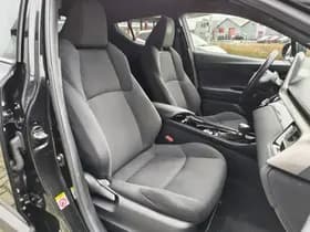 Toyota C-HR thumbnail 32