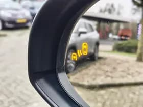 Toyota C-HR thumbnail 40