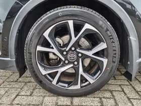 Toyota C-HR thumbnail 42