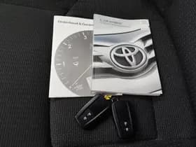 Toyota C-HR thumbnail 45