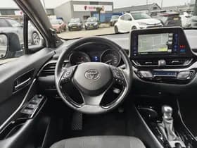 Toyota C-HR thumbnail 8
