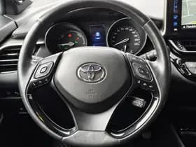 Toyota C-HR thumbnail 9