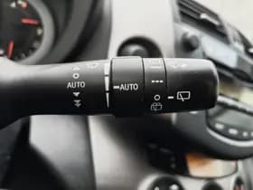 Toyota RAV4 thumbnail 13