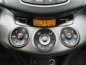 Toyota RAV4 thumbnail 16