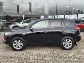 Toyota RAV4 thumbnail 3
